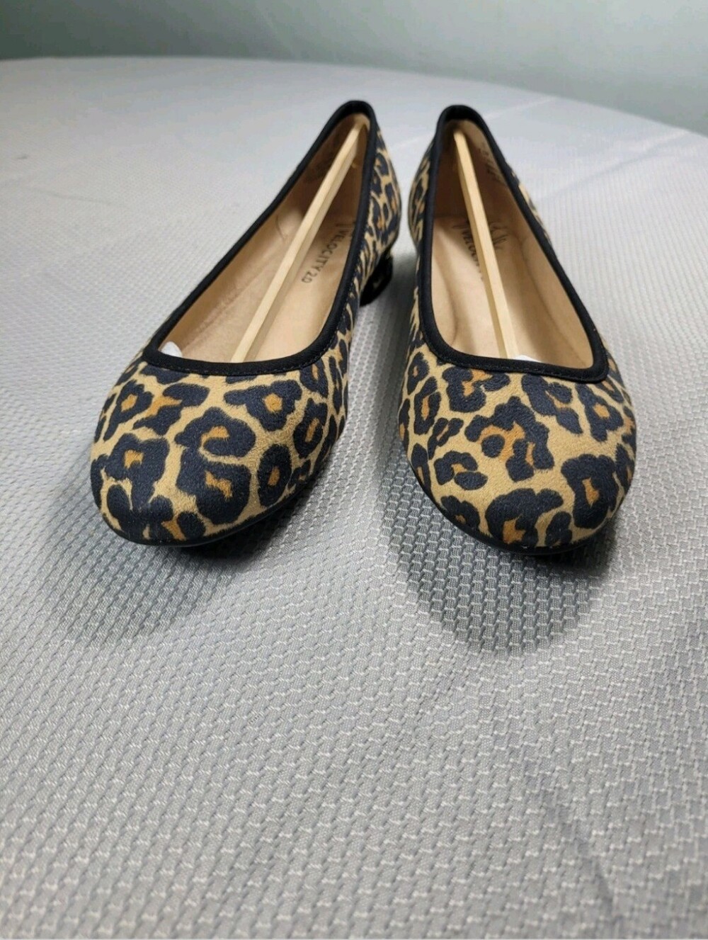 LifeStride Velocity 2.0 Vivienne Leopard Women Size 6.5 Slip On Flats Shoes  621 - Picture 3 of 9
